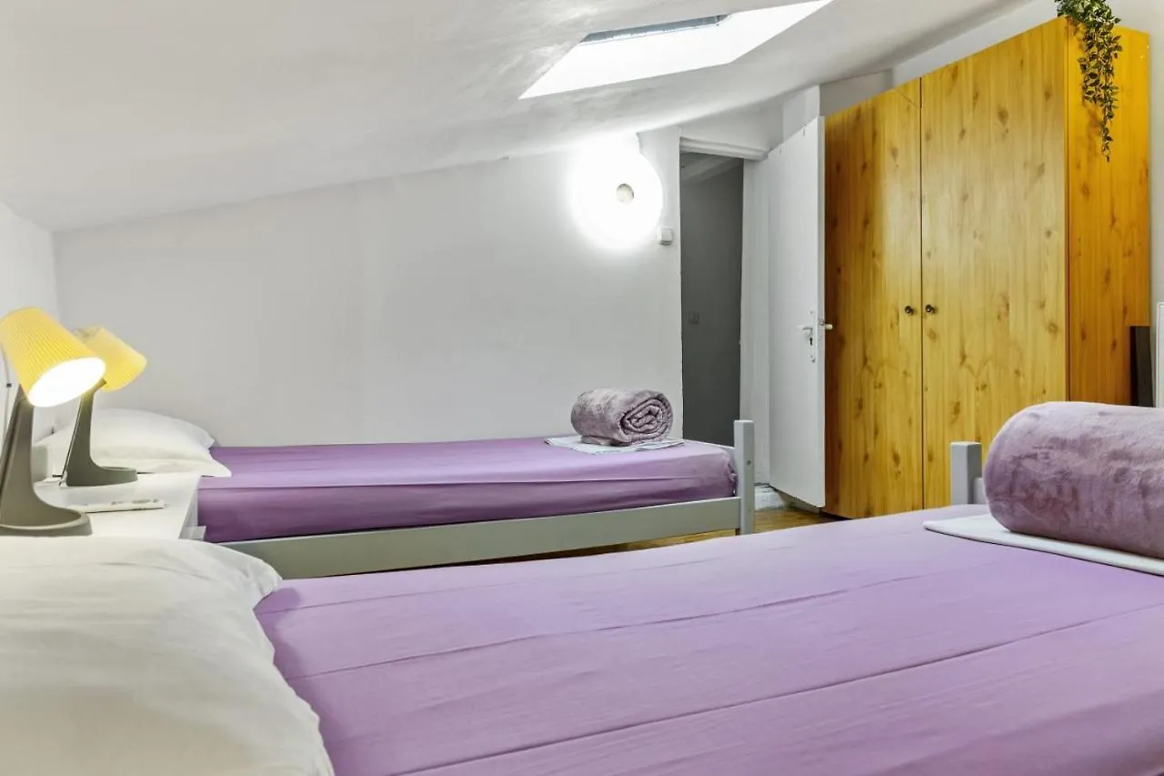 Friends Hostel Bukarest 0*,